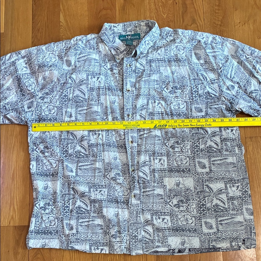 Big Dogs Button-Up Shirt — White and Gray Tropical Print. 100% Cotton 3X
